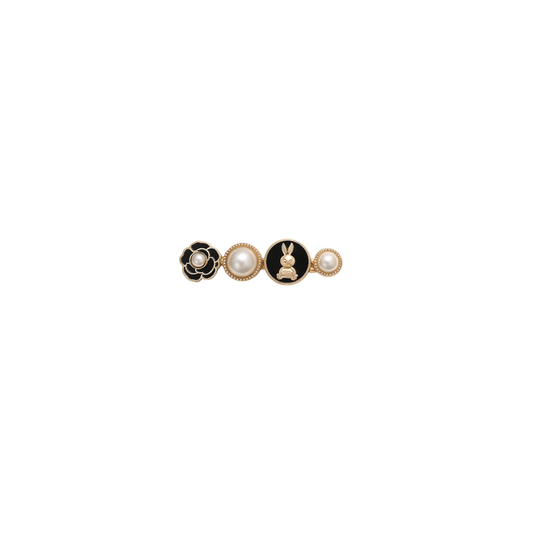 Pearl bunny charm hair clip